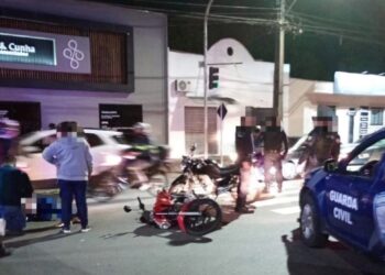 O acidente aconteceu na Rua dos Expedicionários, na esquina do Hospital Regional do Litoral