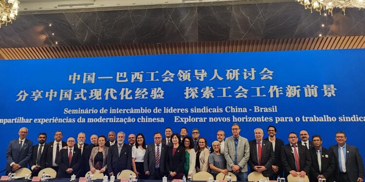 Intercâmbio sindical na China reforça protagonismo de Paranaguá no debate sobre tecnologia e direitos dos trabalhadores