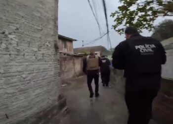 PCPR e Força Nacional apreendem cinco adolescentes suspeitos de envolvimento em um homicídio ocorrido em Paranaguá