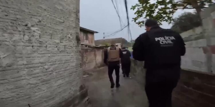 PCPR e Força Nacional apreendem cinco adolescentes suspeitos de envolvimento em um homicídio ocorrido em Paranaguá