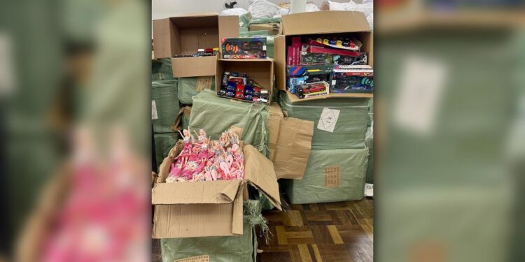 Receita Federal doa mais de 120 mil brinquedos em ação solidária para o Dia das Crianças