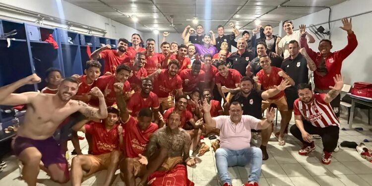 Foto da vitória para comemorar a classificação do Leão para semifinal da Taça FPF