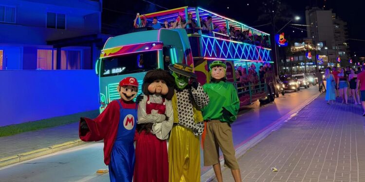 Carreta da Alegria chega a Paranaguá para celebrar o Mês das Crianças