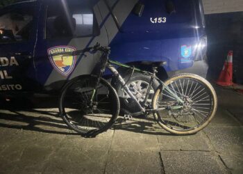 A bicicleta foi encontrada pelos agentes perto da depuradora de ostras