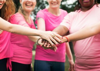 Matinhos realiza programação especial do Outubro Rosa com mutirões e ações de prevenção à saúde da mulher