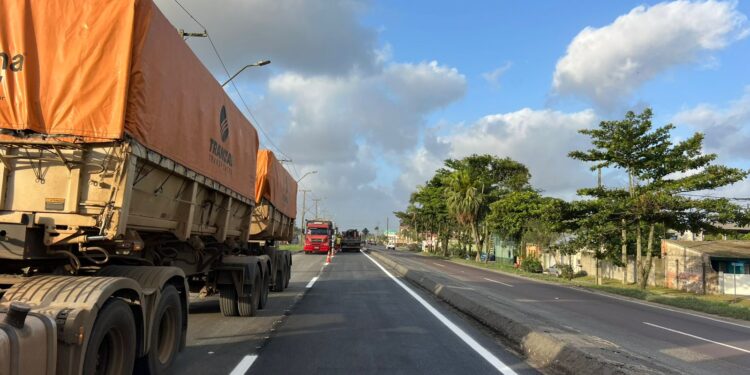 Acesso à marginal da Av. Ayrton Senna é bloqueado neste sábado para obras de pavimento