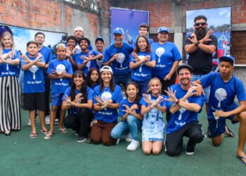 Mostra “Pá na Água” transforma Rua da Praia em galeria a céu aberto com o olhar das crianças sobre Paranaguá