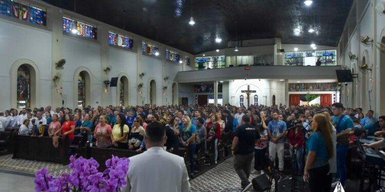 Show de Naiara Azevedo é cancelado e programação da Festa do Rocio sofre alterações devido às condições meteorológicas