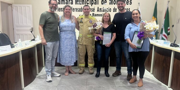 Bombeiro de Morretes é homenageado pela Câmara de Vereadores após salvar criança de ataque de pitbull