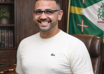 Prefeito Adriano Ramos anuncia Thiago Sonho como novo secretário de Educação de Paranaguá