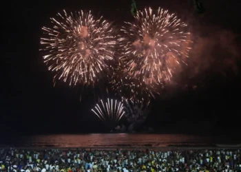 Litoral do Paraná divulga programação de Réveillon com shows, gastronomia e queima de fogos