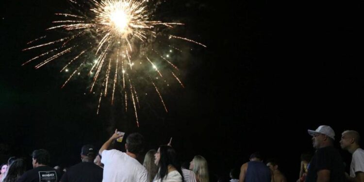 Segurança no uso de fogos de artifício: Corpo de Bombeiros orienta sobre como prevenir acidentes