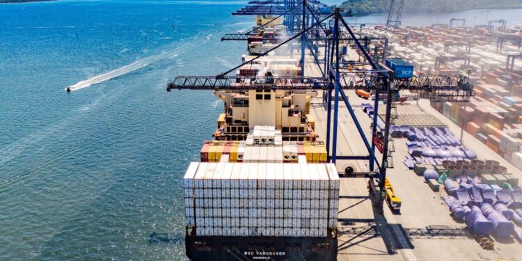 Foto: Claudio Neves/Portos do Paraná