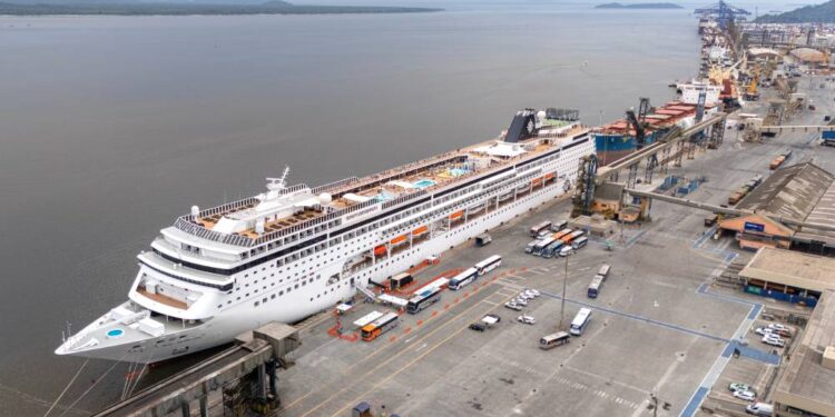 Foto: Claudio Neves/Gcom Portos do Paraná
