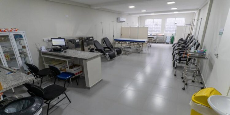 A unidade também conta com uma base descentralizada do SAMU (Foto: Wilson Leandro/Prefeitura de Paranaguá)