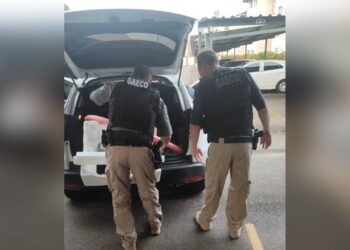 URGENTE: Gaeco cumpre mandados de busca e apreensão em endereços ligados a dois guardas municipais suspeitos de atearem fogo em uma pessoa