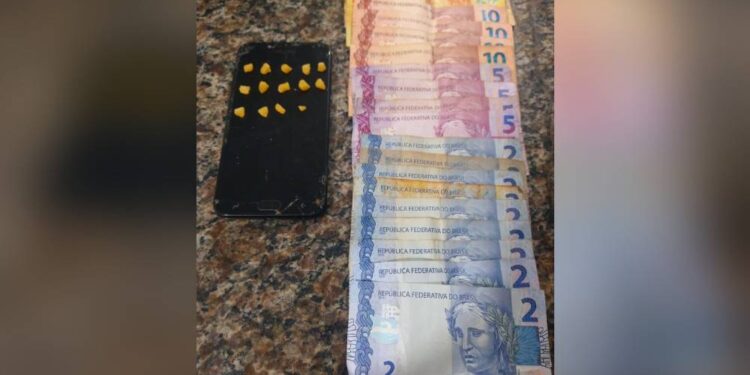 Suspeita de envolvimento com o tráfico de drogas é presa pela ROTAM em Morretes 