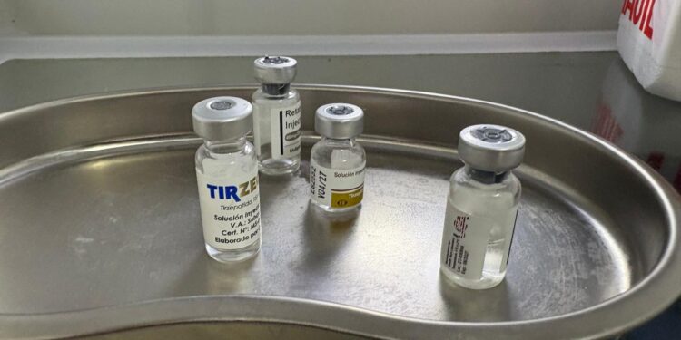 OPERAÇÃO NARCISO: Gaeco cumpre mandados em Paranaguá e prende suspeito por uso e venda de medicamentos irregulares