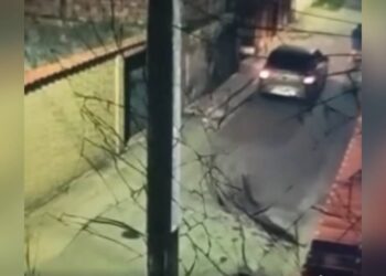 Câmeras de monitoramento registram atentado a tiros na Vila Cruzeiro em Paranaguá