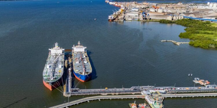 Foto: Claudio Neves/Portos do Parana