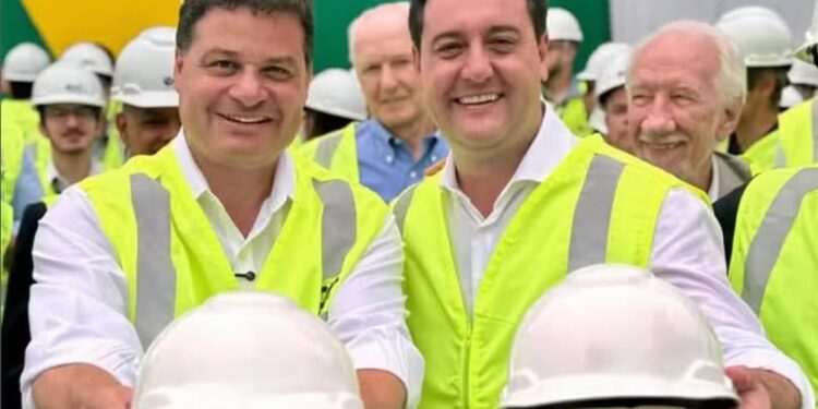 Ratinho Junior escolhe Sandro Alex como pré-candidato à sucessão no governo do Paraná