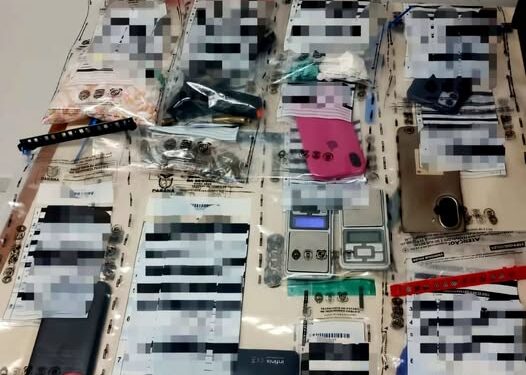 ROTAM fecha ponto de venda de drogas no Beco do Canarinho na Ilha dos Valadares, em Paranaguá; três homens e uma mulher foram presos