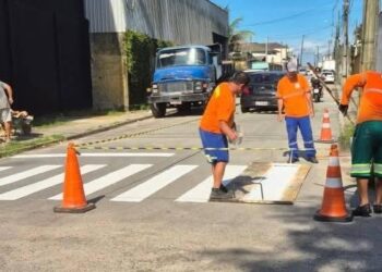 Ação conjunta de fiscalização, remoção de veículos e manutenção de vias é realizada no Jardim Iguaçu em Paranaguá 