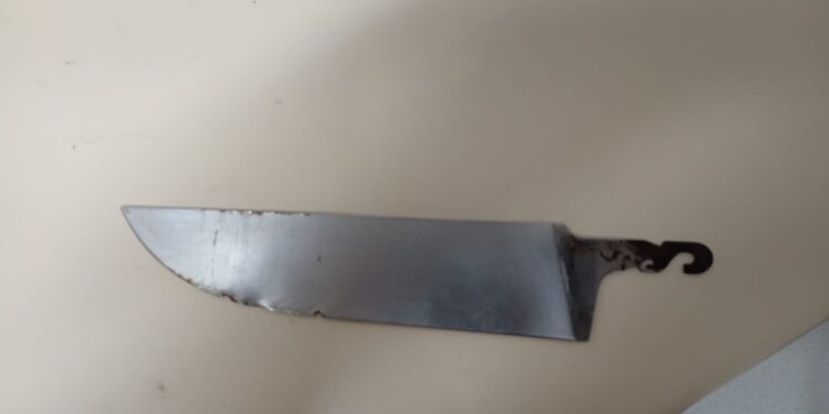 Tentativa de roubo em distribuidora termina com vítima ferida e autor preso em Paranaguá 