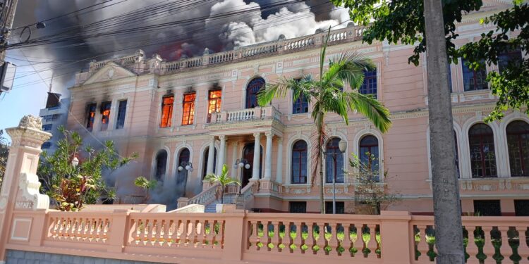 Foto: Elano Squenine/Rádio Ilha do Mel FM