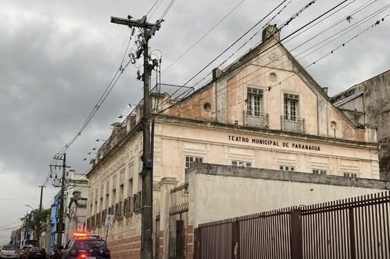 GCM prende dupla que invadiu o Teatro Rachel Costa em Paranaguá