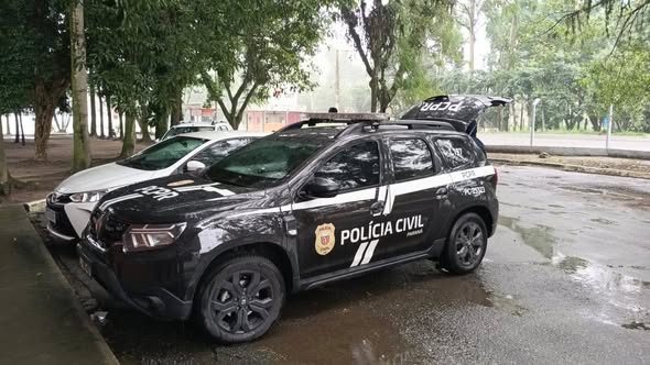 PCPR recupera três veículos durante operação no litoral do Paraná; investigação apura golpes praticados por revenda de automóveis instalada na capital