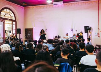 2.º Sarau Afro Parnanguara transforma data da abolição em espaço de denúncia, resistência e celebração da cultura negra