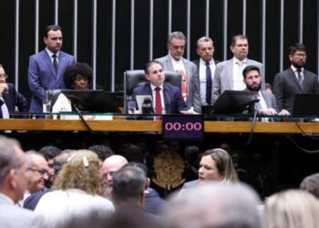 Plenário aprovou em dois turnos o fim da escala 6x1 (Foto: Kayo Magalhães / Câmara dos Deputados)