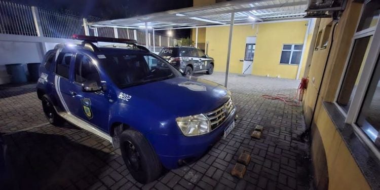 GCM apreende drogas e quase R$ 17 mil durante abordagem de rotina no Pico de Matinhos