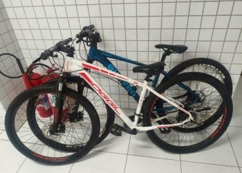 Bicicletas e peças são encontradas pela Polícia Militar em local usado como ponto de venda de drogas em Paranaguá 