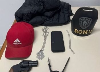 ROMU prende assaltante em flagrante no Jardim Guaraituba; criminoso estava na frente da vítima quando foi abordado pelos agentes