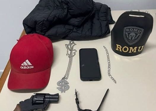 ROMU prende assaltante em flagrante no Jardim Guaraituba; criminoso estava na frente da vítima quando foi abordado pelos agentes