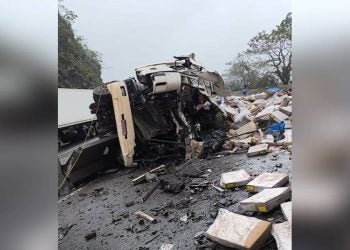 Caminhoneiro morre após tombamento na BR-277 em Morretes; acidente deixa seis feridos e interdita rodovia