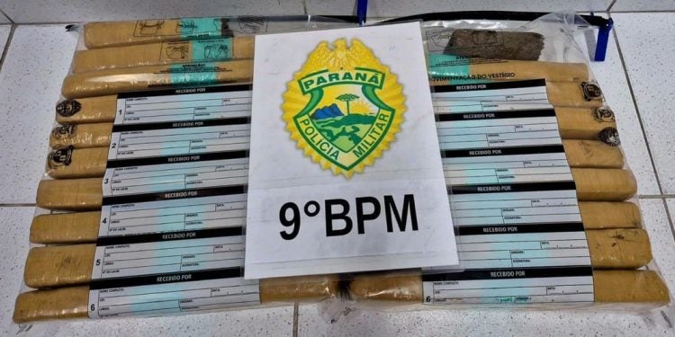 OPERAÇÃO OMNIS: PM flagra adolescente com quase 15 quilos de maconha em bairro de Paranaguá 
