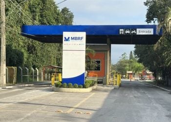 Vazamento de amônia em empresa de Paranaguá deixa cinco pessoas feridas