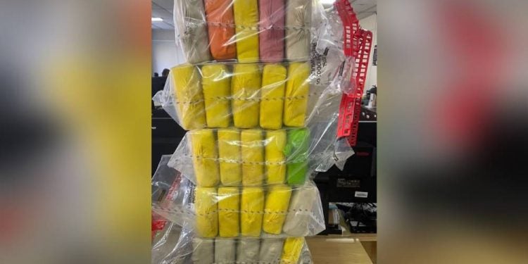 PF apreende aproximadamente 33 quilos de cocaína no Porto de Paranaguá