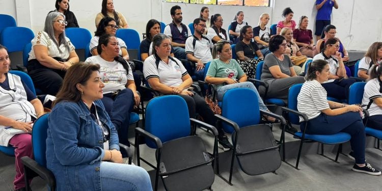 Prefeitura de Matinhos realiza posse de novos diretores escolares aprovados em processo seletivo