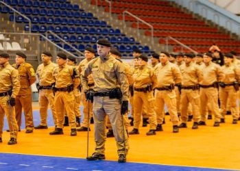 35.º BPM celebra aniversário da PMPR com entrega de medalhas em primeira solenidade no litoral