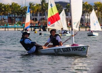 Regata dos Escoteiros do Mar reúne jovens em competição de vela no Rio Itiberê