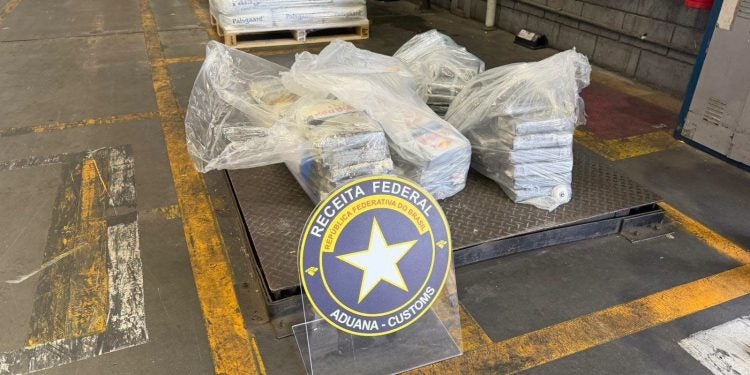 Receita Federal apreende quase 100 quilos de cocaína no terminal de contêineres do Porto de Paranaguá