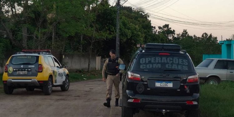 Operação integrada cumpre mandados de busca e apreensão em Guaratuba 