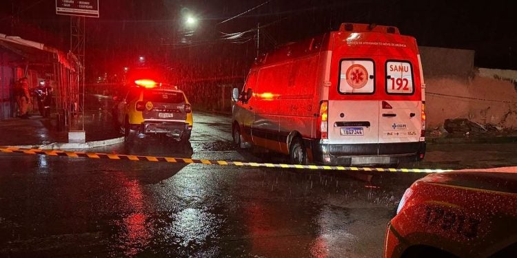 Dois homens são alvejados por disparos de arma de fogo no Jardim Esperança em Paranaguá; um não resistiu