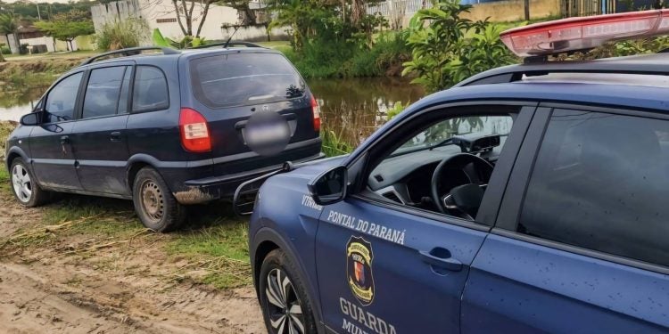 GCM encontra minivan com alerta de furto em Pontal do Paraná