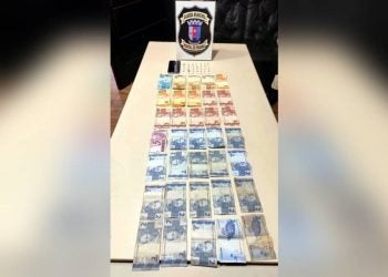 Adolescente é flagrado pela Guarda Municipal com mais de 40 pedras de crack e dinheiro do tráfico em balneário de Pontal do Paraná