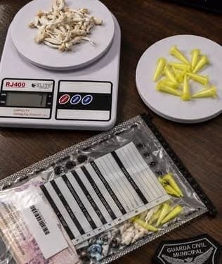 Adolescente suspeito de envolvimento com o tráfico de drogas é apreendido pela GCM em Matinhos